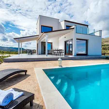 Villa Monica *