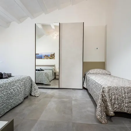 Monica Вилла Скопелло