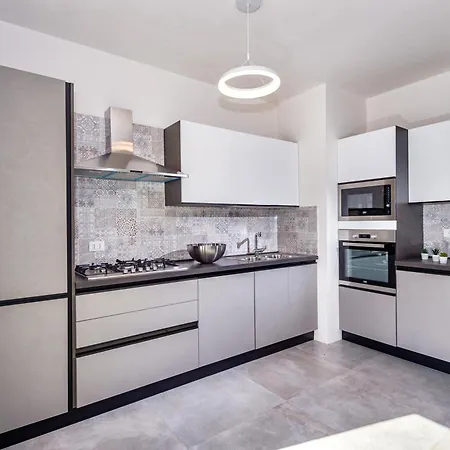 Monica Скопелло